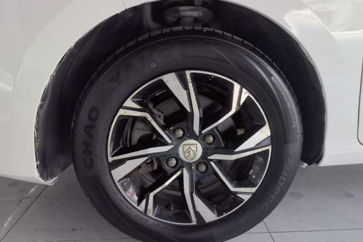 Used Baojun 360 2018 1.5L Automatic Luxury Version China V Left Front Wheel Hub