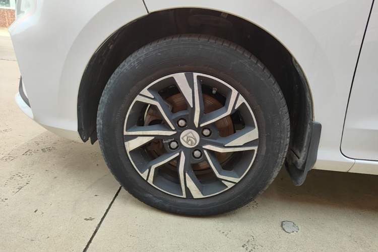 Used Baojun 360 2018 1.5L Automatic Luxury Version China V Left Front Wheel Hub