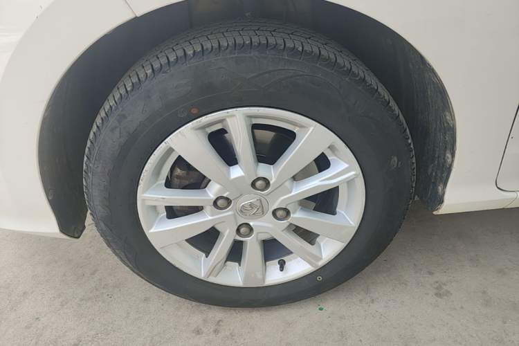 Used Baojun 360 2018 1.5L Manual Elite Version National V Left Front Wheel Hub
