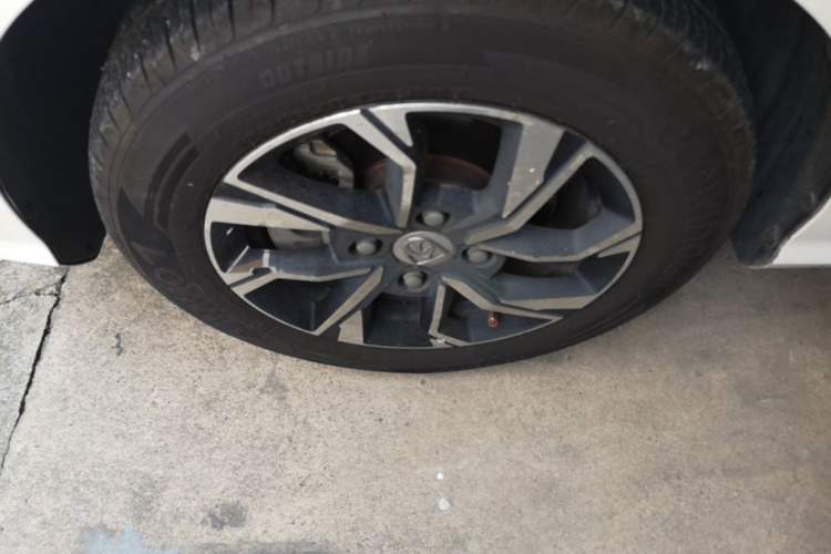 Used Baojun 360 2018 1.5L Automatic Luxury Version China V Left Front Wheel Hub