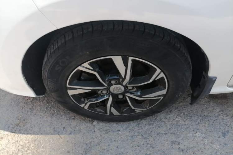 Used Baojun 360 2018 1.5L Automatic Luxury Version China V Left Front Wheel Hub