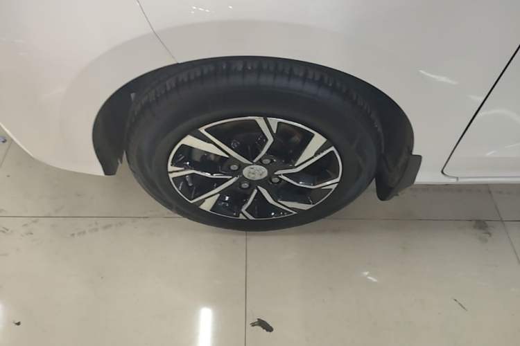 Used Baojun 360 2018 1.5L Automatic Luxury Version China V Left Front Wheel Hub