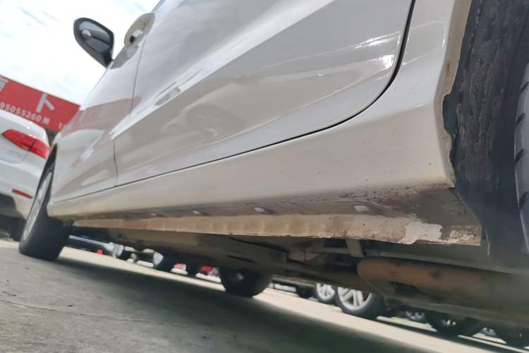 Used Baojun 360 2018 1.5L Manual Elite Version National V Left Side Sill