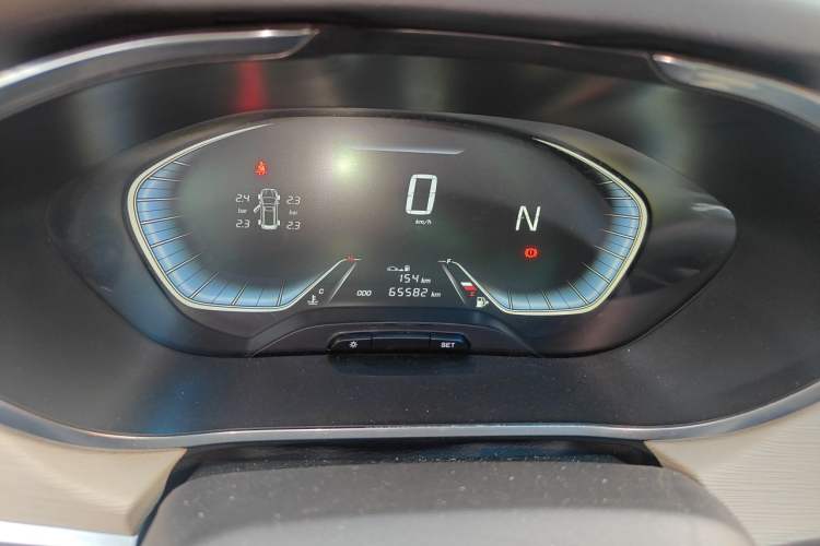 Used Baojun 360 2018 1.5L Automatic Luxury Version China V Odometer Close Up