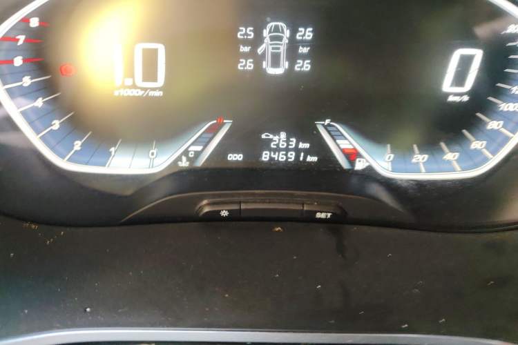 Used Baojun 360 2018 1.5L Manual Luxury Edition China V Odometer Close Up