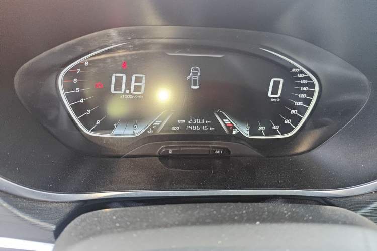Used Baojun 360 2018 1.5L Manual Elite Version National V Odometer Close Up