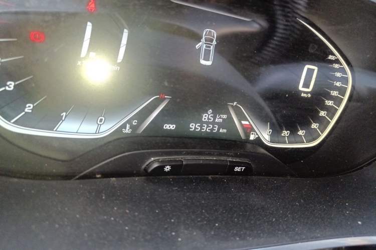 Used Baojun 360 2018 1.5L Manual Elite Version National V Odometer Close Up
