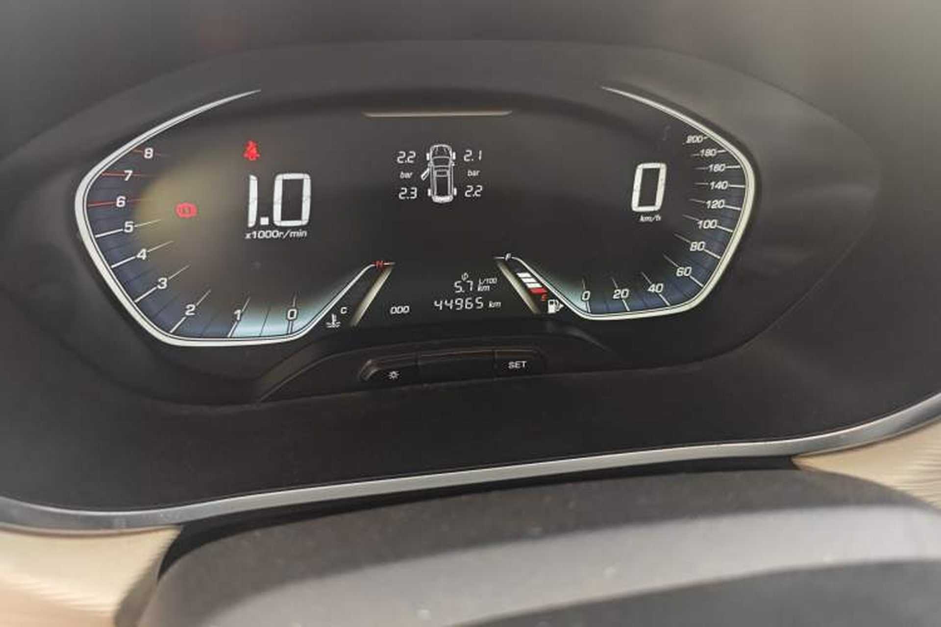 Used Baojun 360 2018 1.5L Manual Luxury Edition China V Odometer Close Up