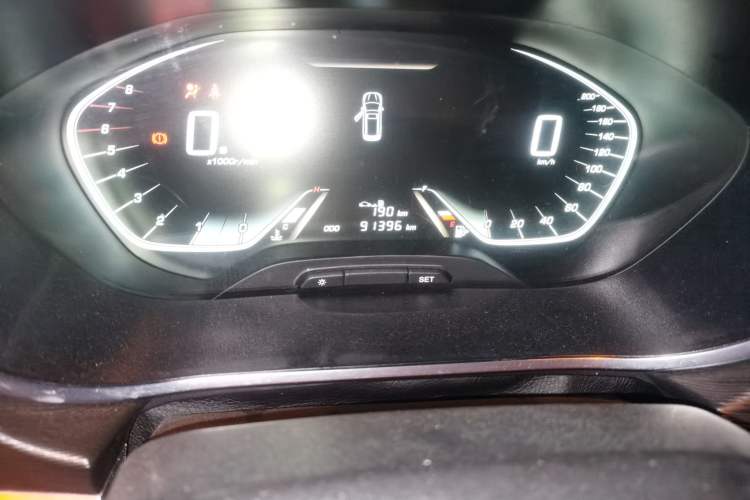 Used Baojun 360 2018 1.5L Manual Elite Version National V Odometer Close Up