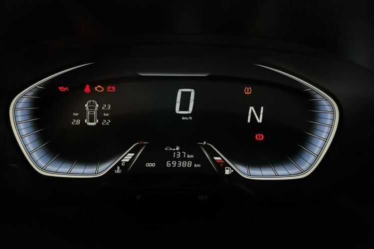 Used Baojun 360 2018 1.5L Automatic Luxury Version China V Odometer Close Up