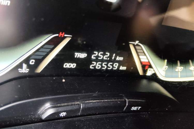 Used Baojun 360 2018 1.5L Manual Elite Version National V Odometer Close Up