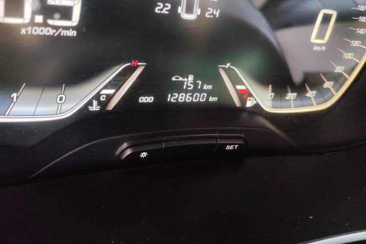Used Baojun 360 2018 1.5L Manual Luxury Edition China V Odometer Close Up