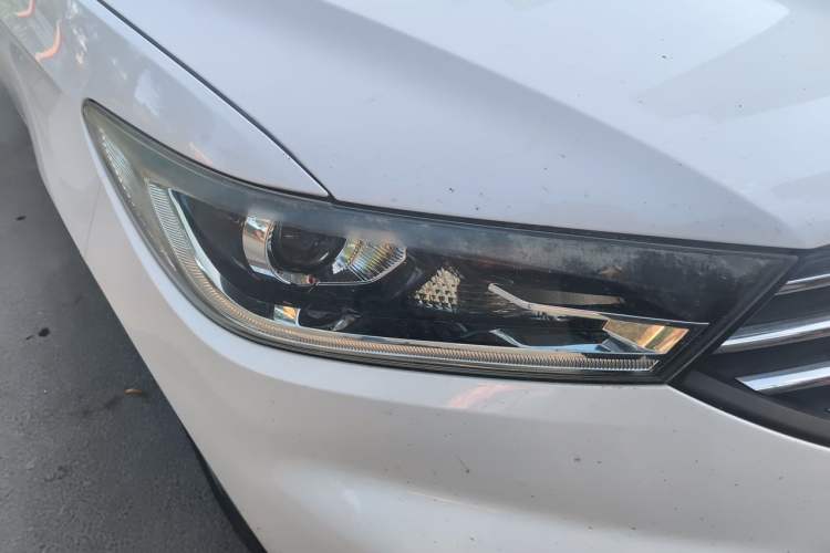 Used Baojun 360 2018 1.5L Manual Elite Version National V Right Front Headlight