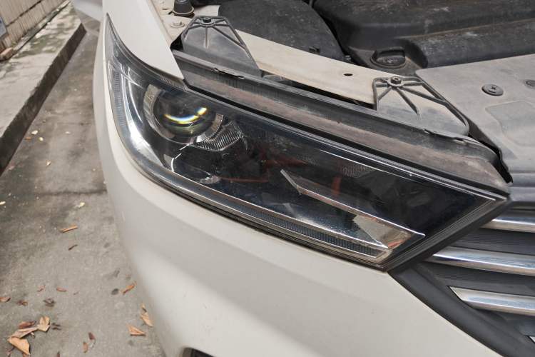 Used Baojun 360 2018 1.5L Automatic Luxury Version China V Right Front Headlight