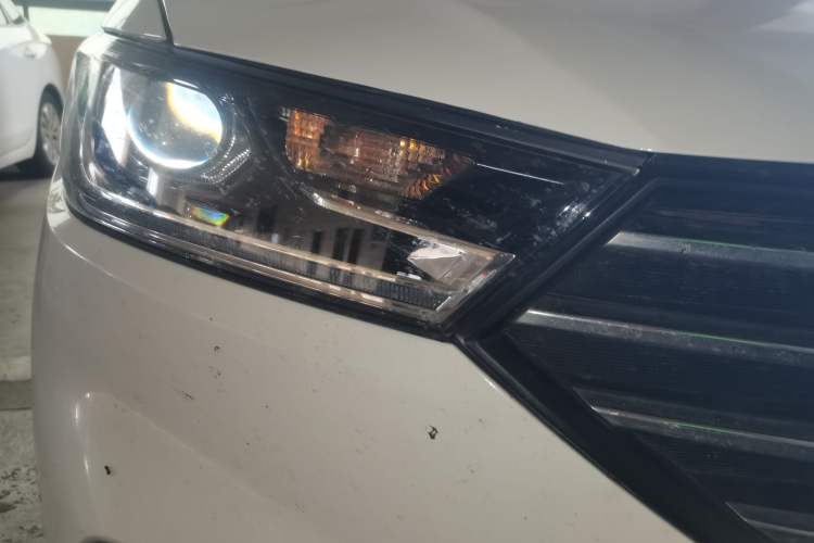 Used Baojun 360 2018 1.5L Manual Elite Version National V Right Front Headlight