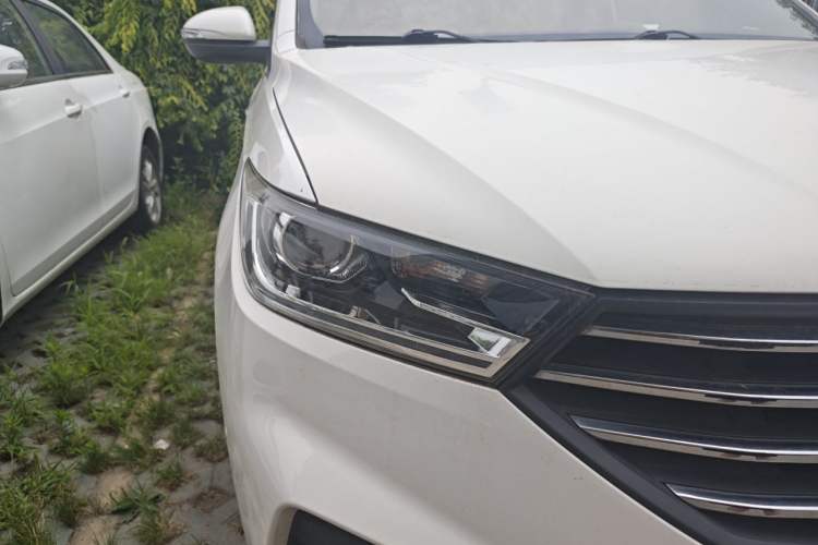 Used Baojun 360 2018 1.5L Automatic Luxury Version China V Right Front Headlight
