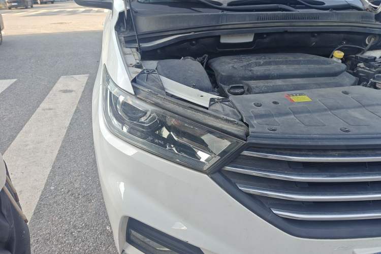 Used Baojun 360 2018 1.5L Automatic Luxury Version China V Right Front Headlight