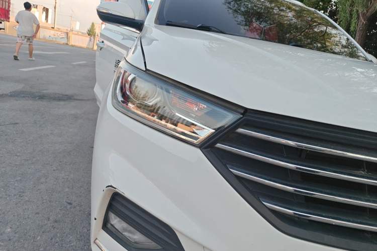 Used Baojun 360 2018 1.5L Automatic Luxury Version China V Right Front Headlight