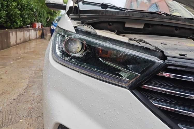 Used Baojun 360 2018 1.5L Manual Luxury Edition China V Right Front Headlight