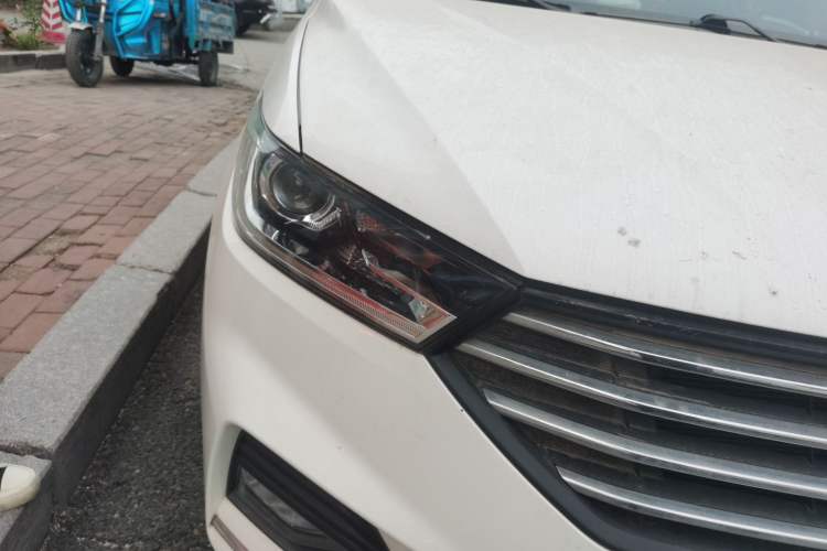 Used Baojun 360 2018 1.5L Manual Elite Version National V Right Front Headlight