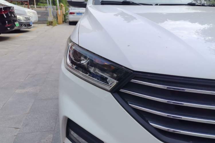 Used Baojun 360 2018 1.5L Manual Elite Version National V Right Front Headlight