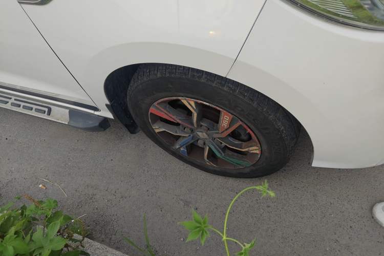 Used Baojun 360 2018 1.5L Automatic Luxury Version China V Right Front Wheel Hub