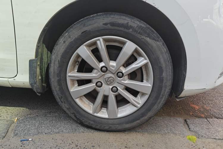 Used Baojun 360 2018 1.5L Manual Elite Version National V Right Front Wheel Hub