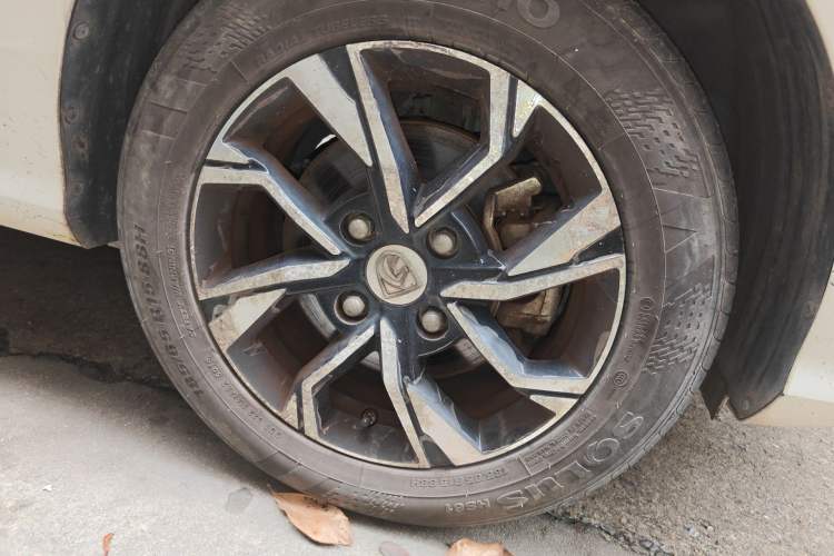 Used Baojun 360 2018 1.5L Automatic Luxury Version China V Right Front Wheel Hub