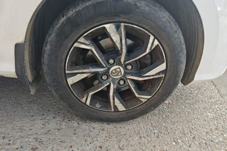Used Baojun 360 2018 1.5L Manual Luxury Edition China V Right Front Wheel Hub