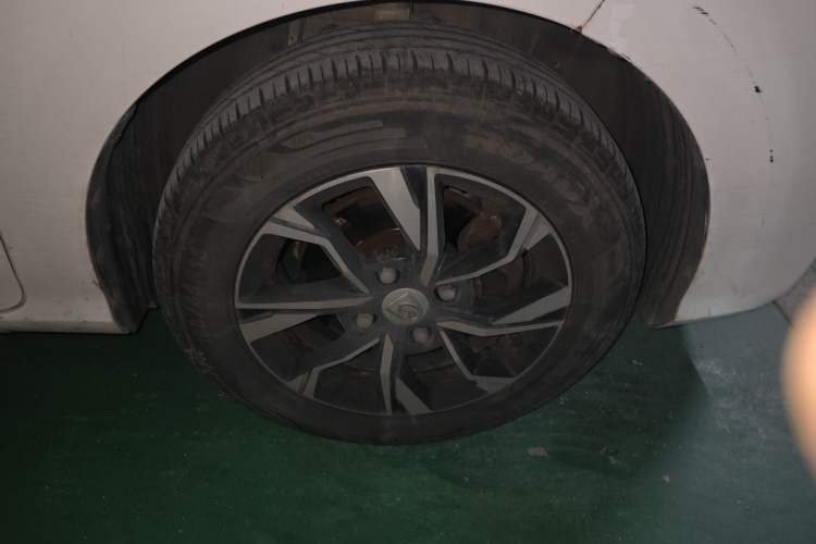 Used Baojun 360 2018 1.5L Manual Luxury Edition China V Right Front Wheel Hub