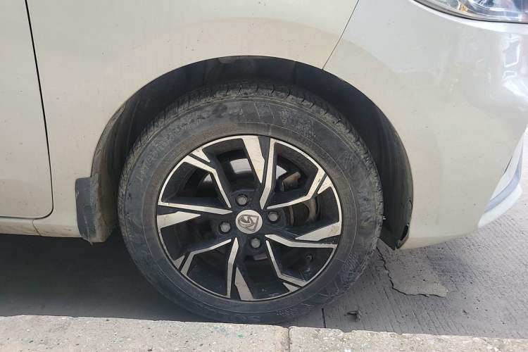 Used Baojun 360 2018 1.5L Automatic Luxury Version China V Right Front Wheel Hub