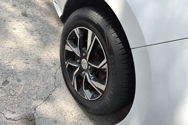 Used Baojun 360 2018 1.5L Automatic Luxury Version China V Right Front Wheel Hub