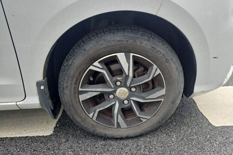 Used Baojun 360 2018 1.5L Manual Luxury Edition China V Right Front Wheel Hub