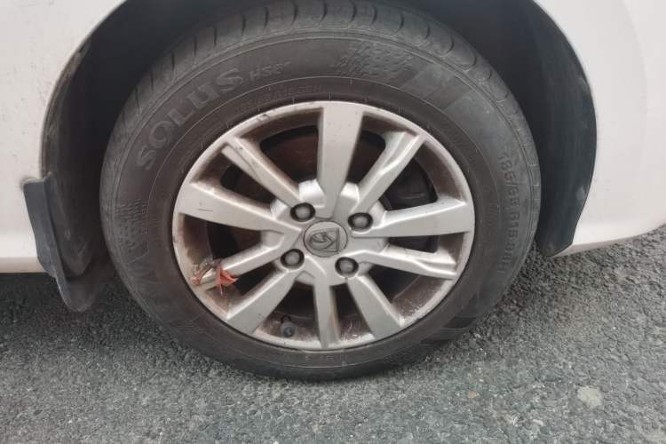Used Baojun 360 2018 1.5L Manual Elite Version National V Right Front Wheel Hub