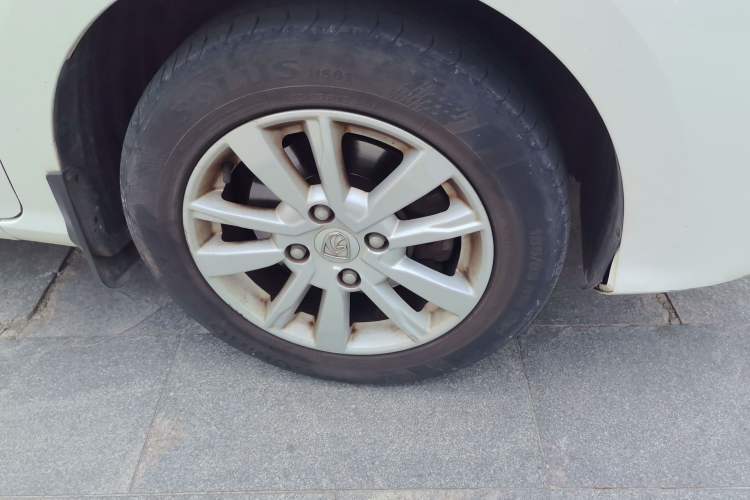 Used Baojun 360 2018 1.5L Manual Elite Version National V Right Front Wheel Hub