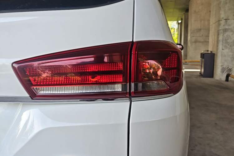 Used Baojun 360 2018 1.5L Manual Elite Version National V Right Rear Taillight