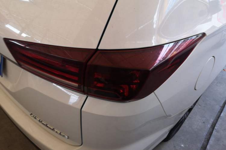 Used Baojun 360 2018 1.5L Automatic Luxury Version China V Right Rear Taillight