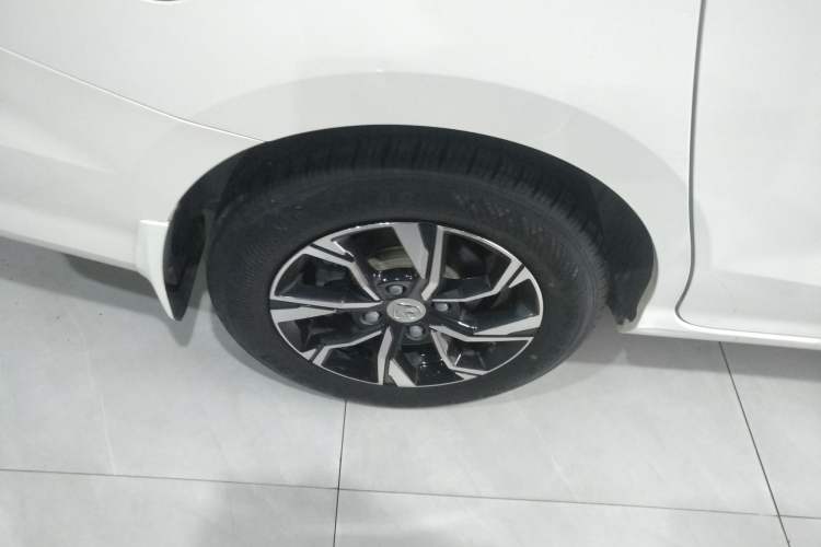 Used Baojun 360 2018 1.5L Automatic Luxury Version China V Right Rear Wheel Hub