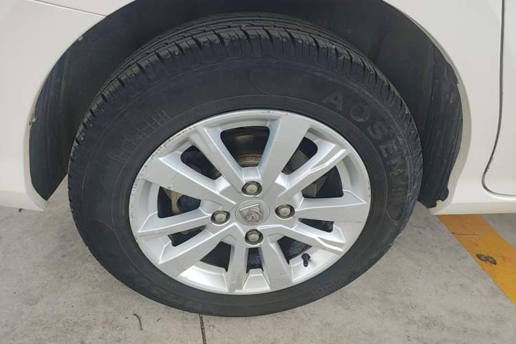Used Baojun 360 2018 1.5L Manual Elite Version National V Right Rear Wheel Hub