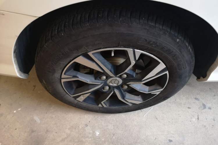 Used Baojun 360 2018 1.5L Automatic Luxury Version China V Right Rear Wheel Hub