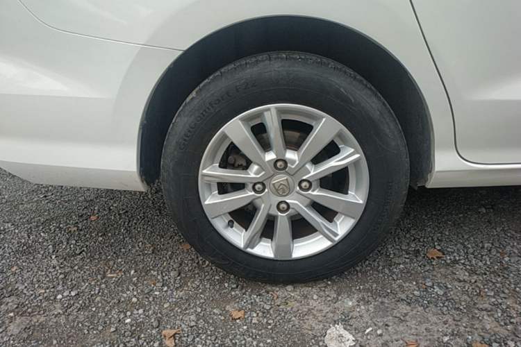 Used Baojun 360 2018 1.5L Manual Elite Version National V Right Rear Wheel Hub