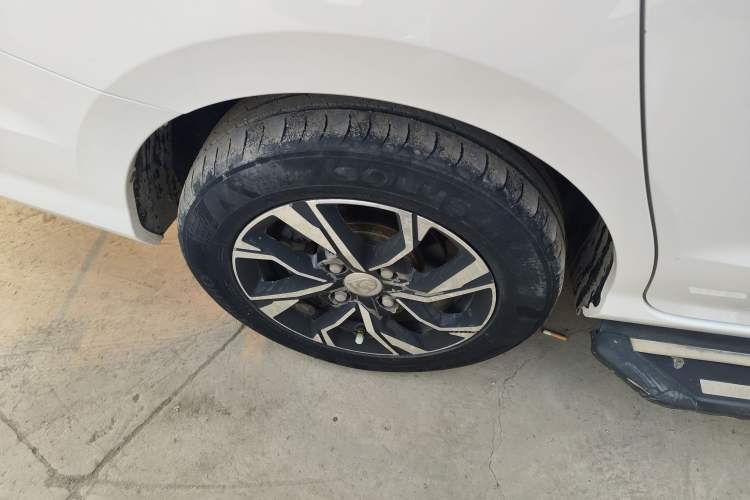 Used Baojun 360 2018 1.5L Automatic Luxury Version China V Right Rear Wheel Hub
