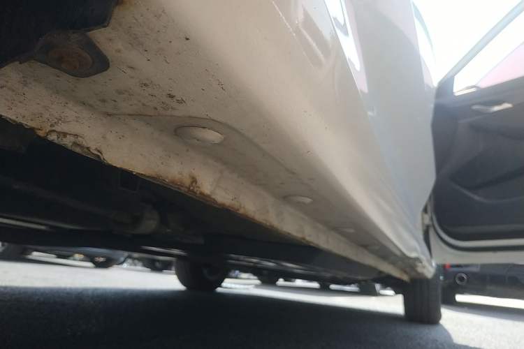 Used Baojun 360 2018 1.5L Manual Elite Version National V Right Side Sill
