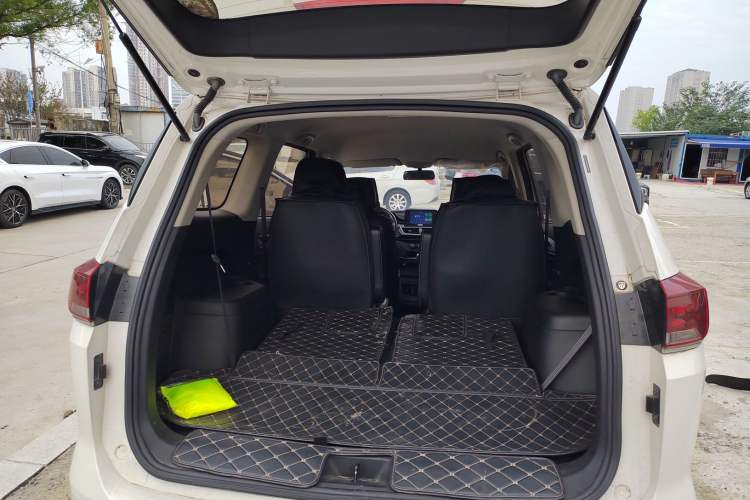 Used Baojun 360 2018 1.5L Manual Elite Version National V Trunk