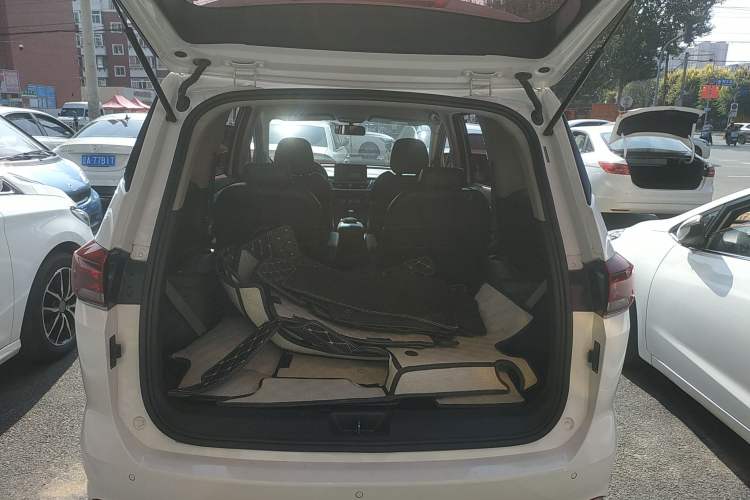 Used Baojun 360 2018 1.5L Manual Elite Version National V Trunk