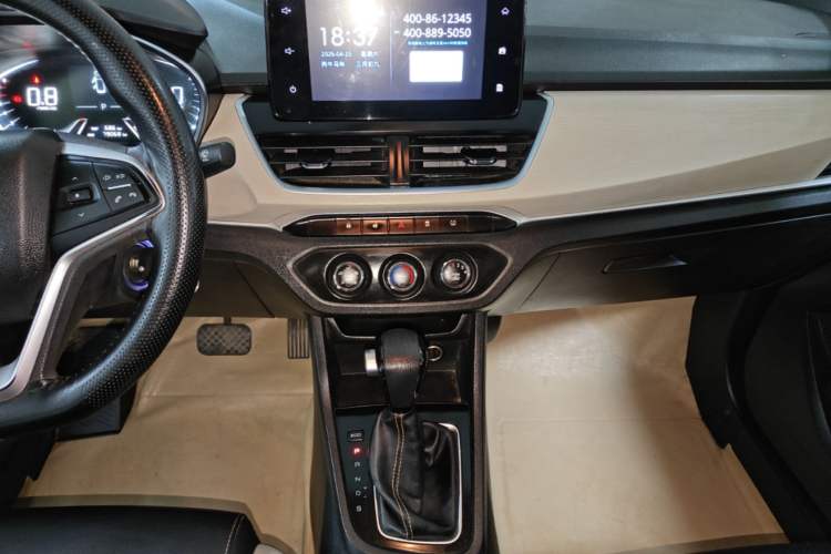 Used Baojun 360 2019 1.5L CVT Elite Version China VI Audio And AC Panel
