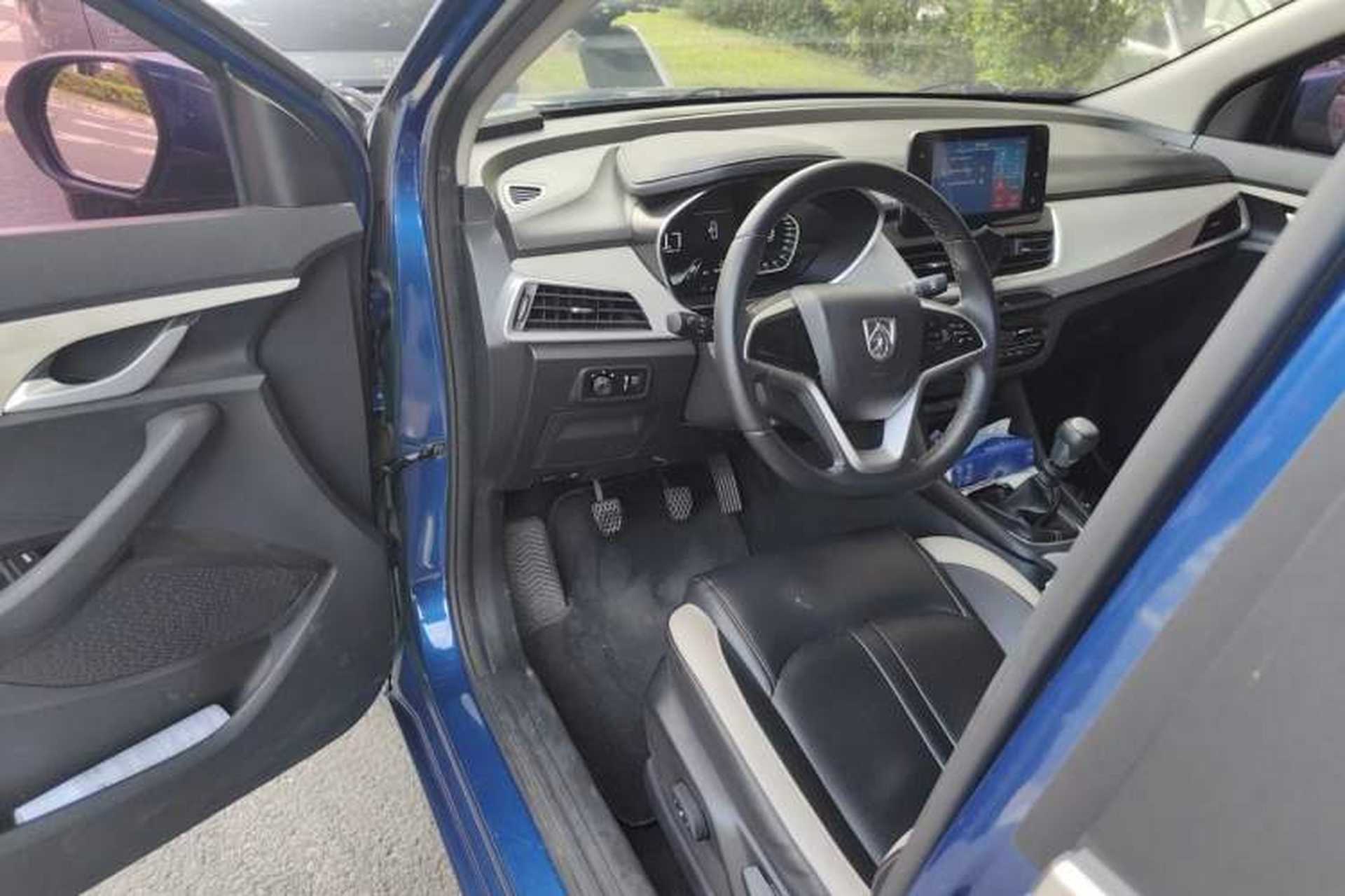 Used Baojun 360 2019 Revised Version 1.5L Manual Luxury Edition China VI Driver Seat