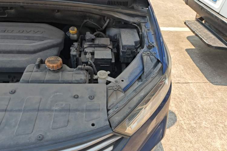 Used Baojun 360 2019 1.5L Automatic Elite Version China VI Engine Bay Left