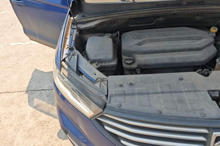 Used Baojun 360 2019 1.5L Automatic Elite Version China VI Engine Bay Right
