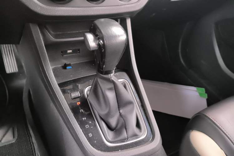 Used Baojun 360 2019 1.5L CVT Elite Version China VI Gear Lever